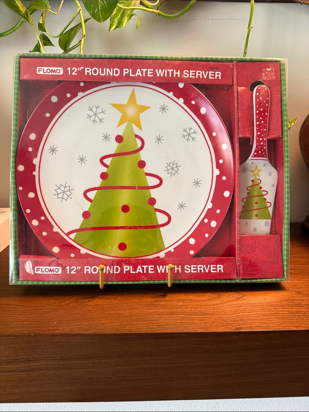 Flomo 12" Holiday Tree Round Plate with Server - Red & Green